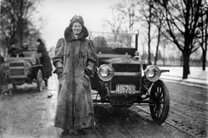 Mrs. Alice H. Ramsey, standing beside her auto. Library of Congress, Prints & Photographs Division, LC-DIG-ggbain-03065.
